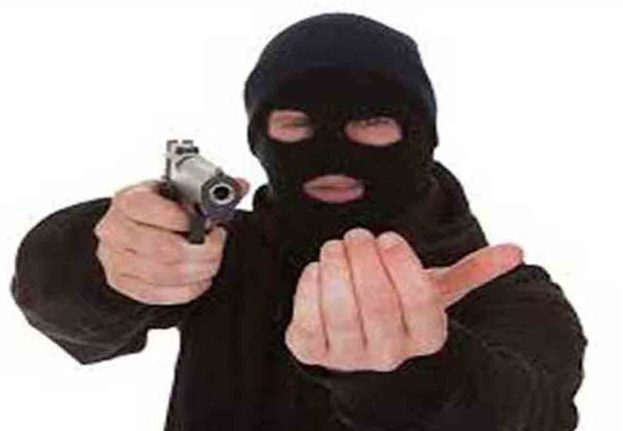 Retired clerk of cell tax looted