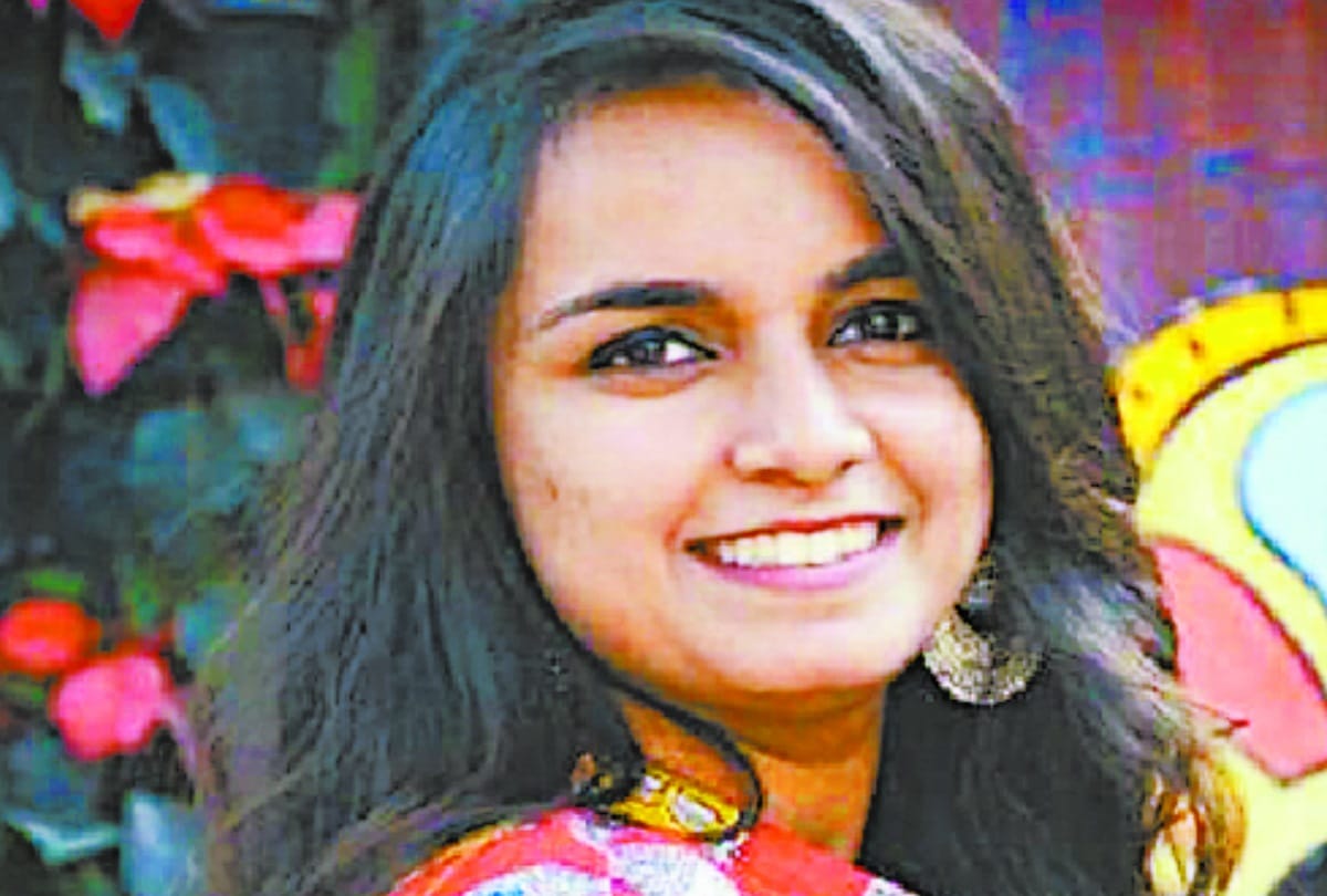 know about lucknow university student harshita mishra