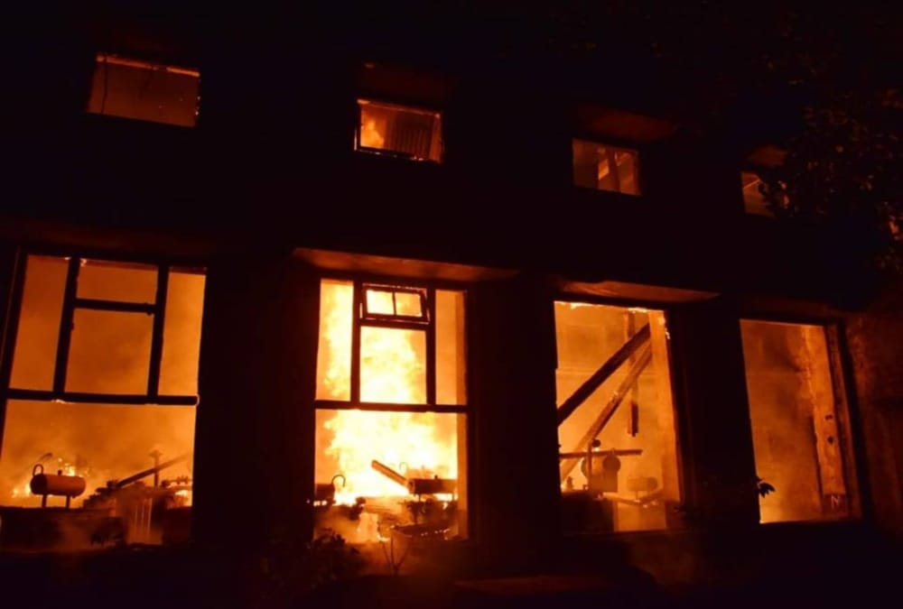 Fire in furniture market in kirti nagar