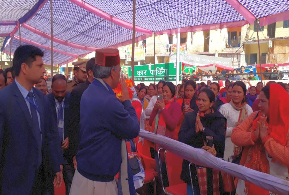 Tara devi got Ayushman Bharat yojana First E golden card 