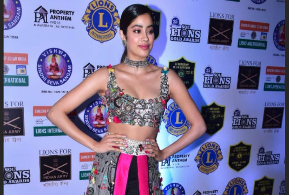lions gold award: jahanvi kapoor vicky kaushal and many celebrity spotted