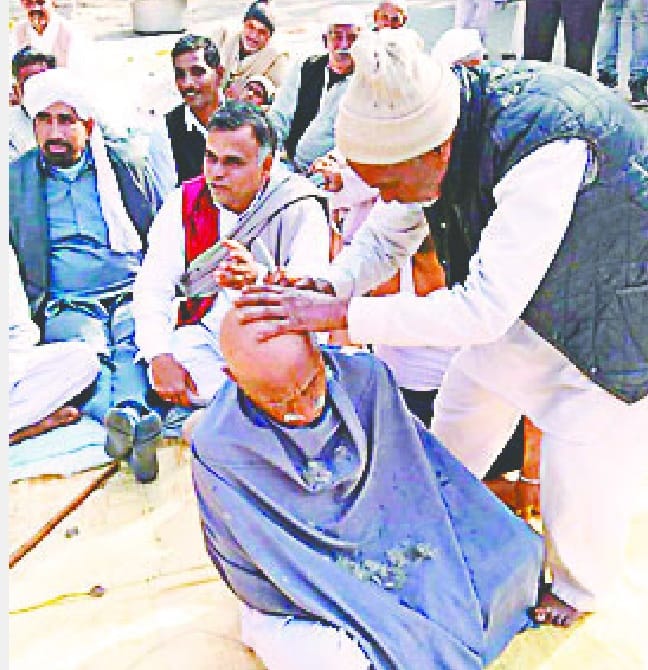 kisaano ne karaaya mundan