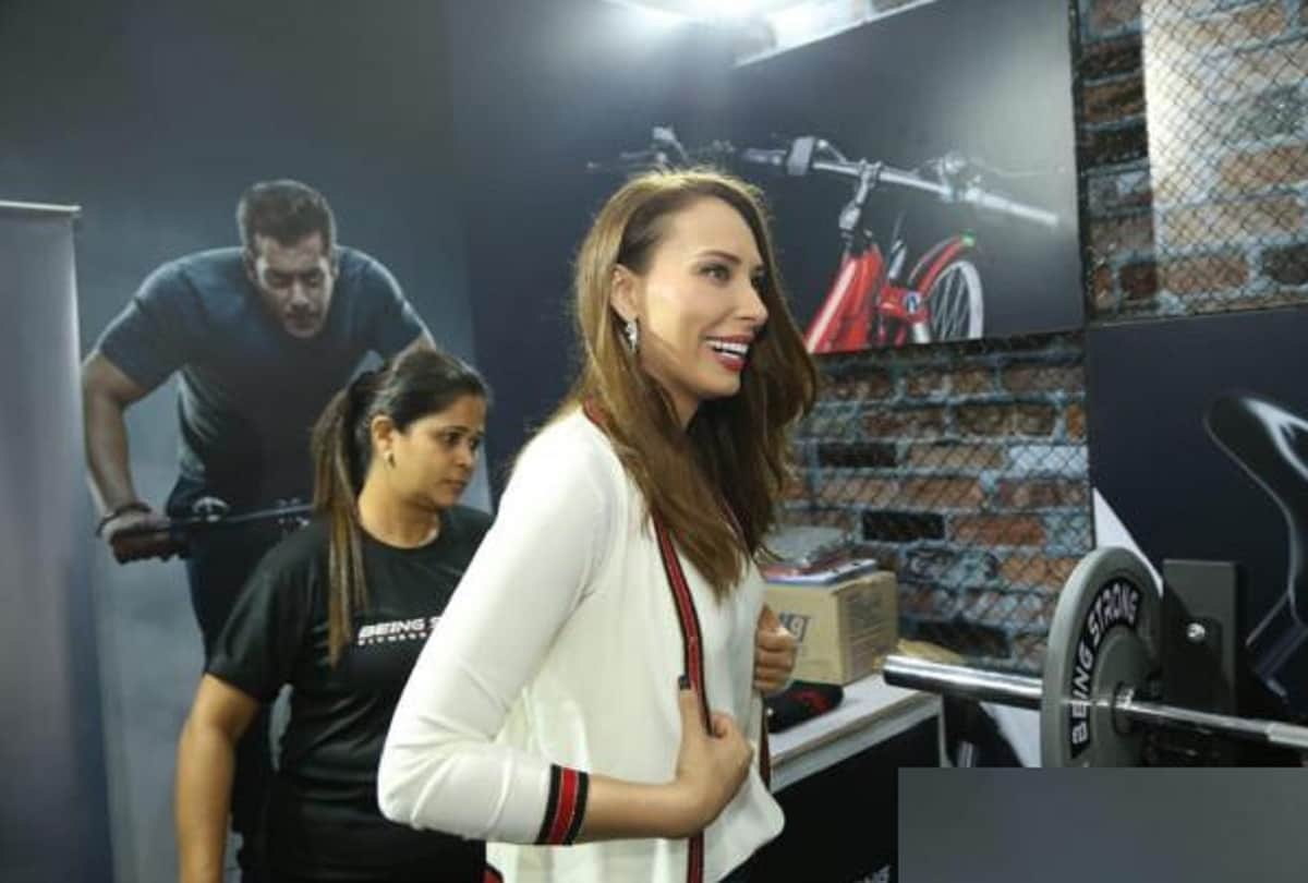 salman khan was spotted with Iulia Vantur in fitness event see photos