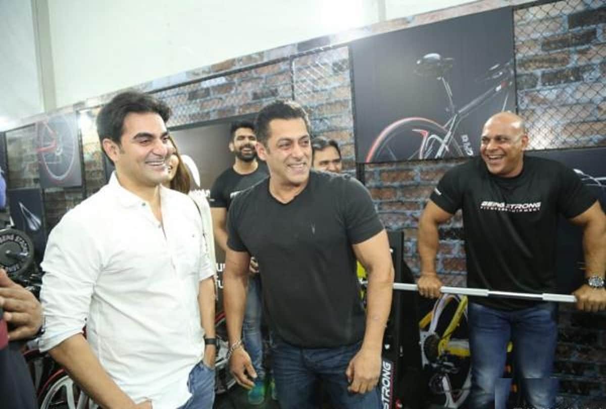 salman khan was spotted with Iulia Vantur in fitness event see photos