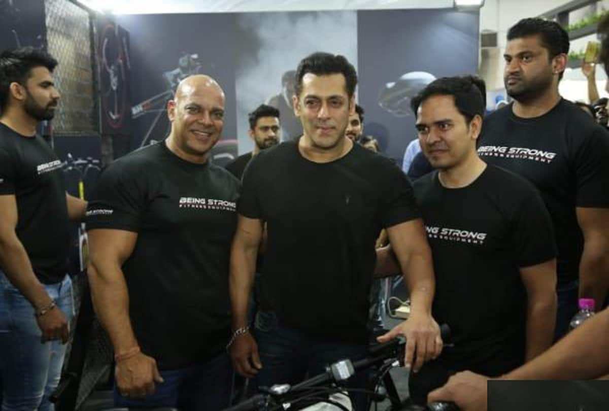 salman khan was spotted with Iulia Vantur in fitness event see photos