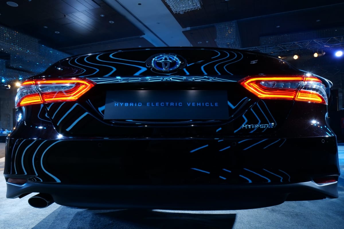 Toyota Camry BS6 Hybrid launched in India know the price and features