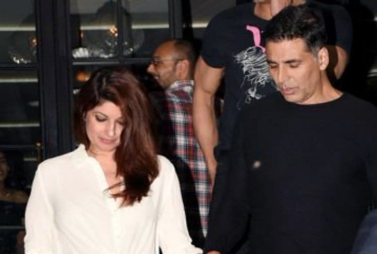 akshay kumar and twinkle khanna organize wedding anniversary party bobby deol attend