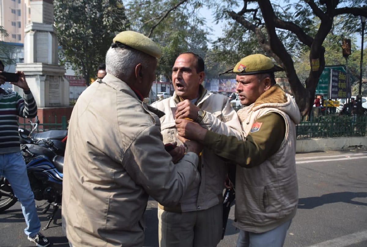 Meerut, Homeguard tried suicide, and is not angry with not getting salary for three months
