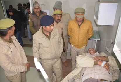 drunk driver tried to police officer crash by bolero in firozabad