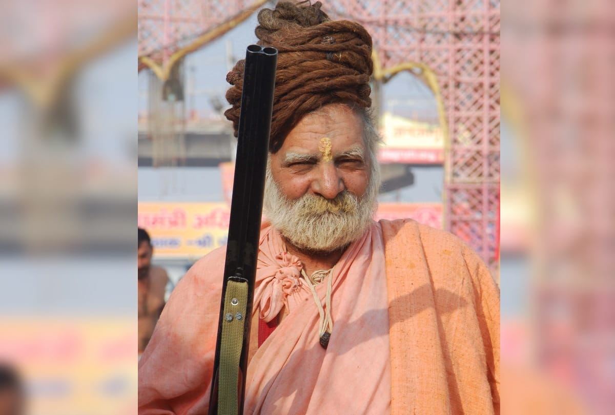 Kumbh Mela 2019:Baba Equipped with weapon in kumbh mela