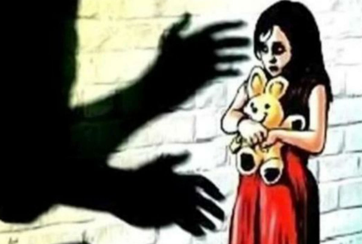 minor boy raped eight year old girl in firozabad