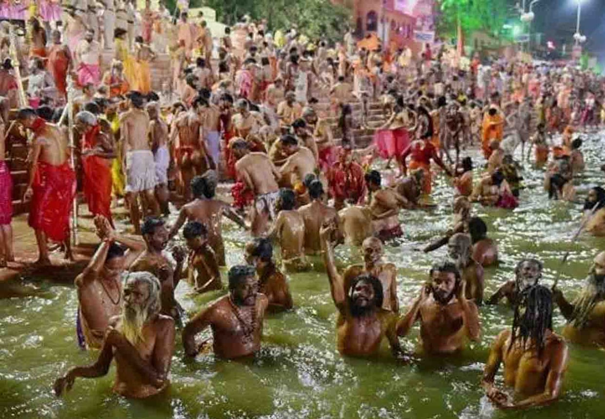 Kumbh Mela 2019:Students of Fine Art in Kumbh and Varanasi
