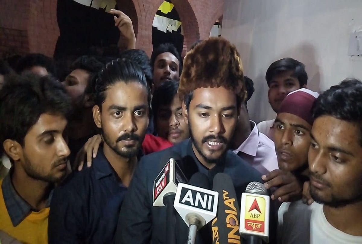 AMU Student Union Vice President Hamza sufyan came in support of JNU students