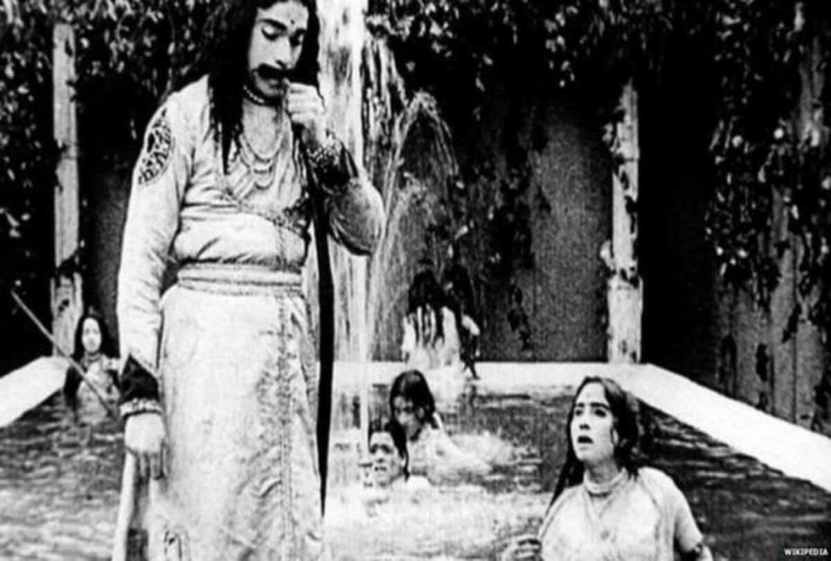 cag report reveals 31000 films reel destroyed