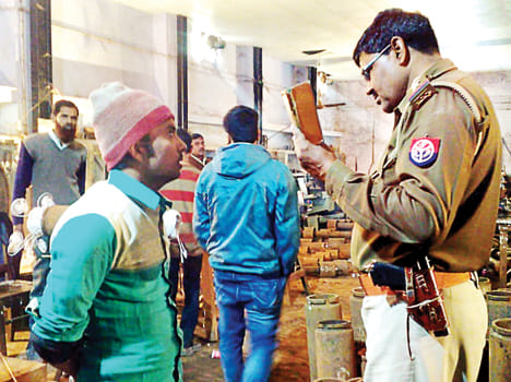 Take millions of goods from the chowkers