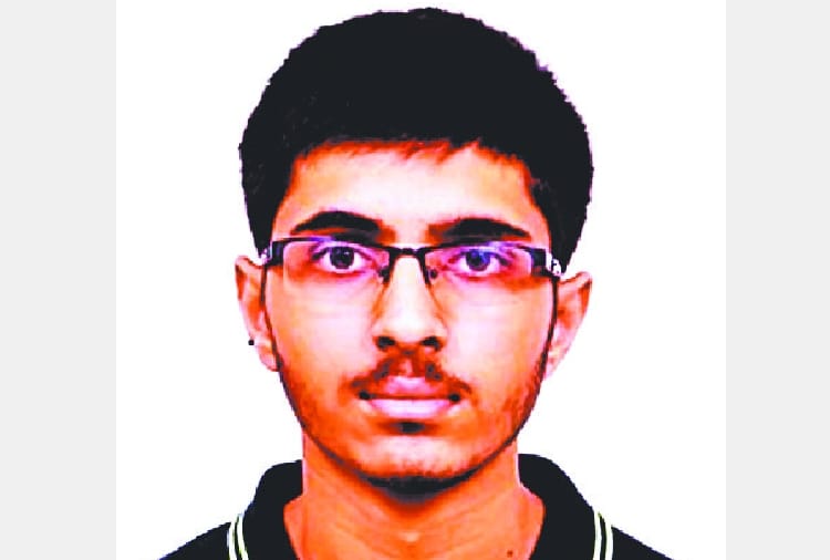 patiala resident student jayesh singla becomes topper in jee mains
