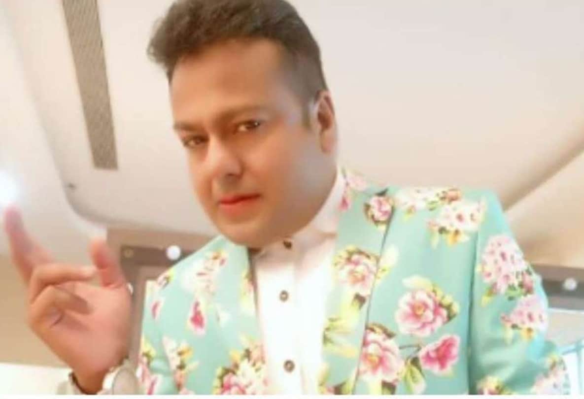 Rakhi sawant Friend deepak kalal beaten on road user Reaction