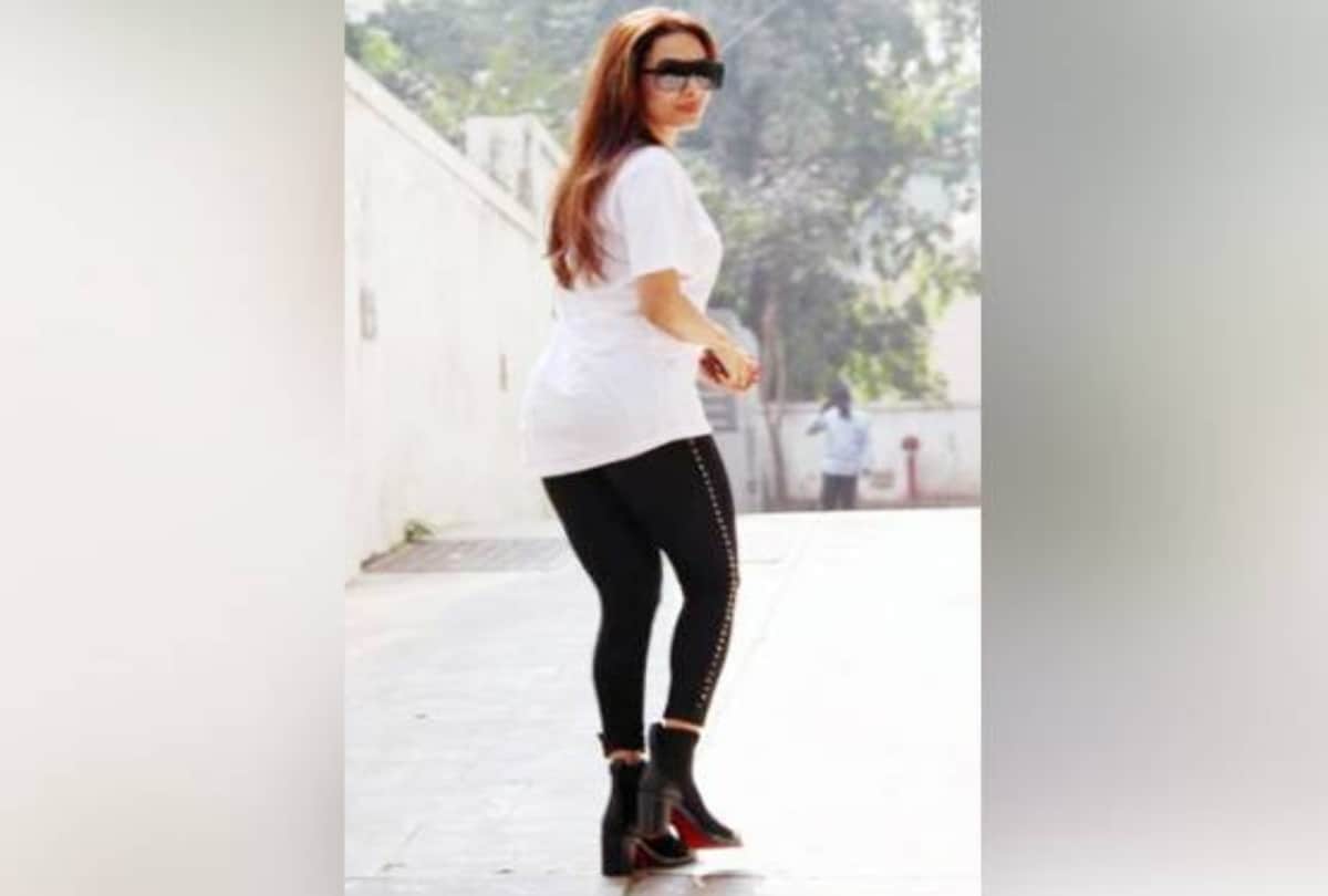 Malaika Arora looks hot in gym look social media
