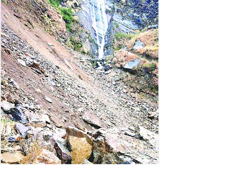 MILM route leaked to debris, difficulty in movement
