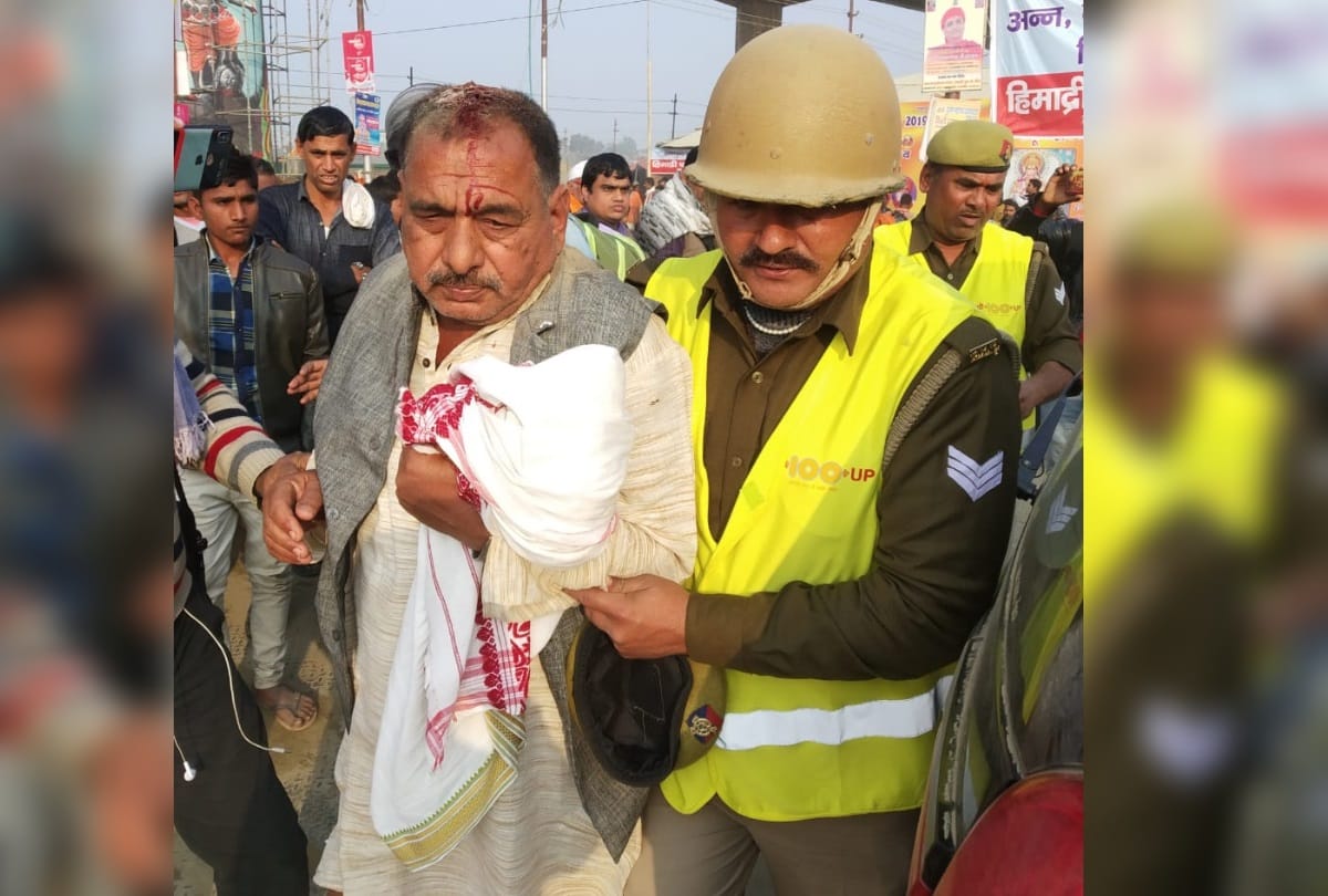 Naga sadhu attack on devotee in kumbh mela prayagraj 2019