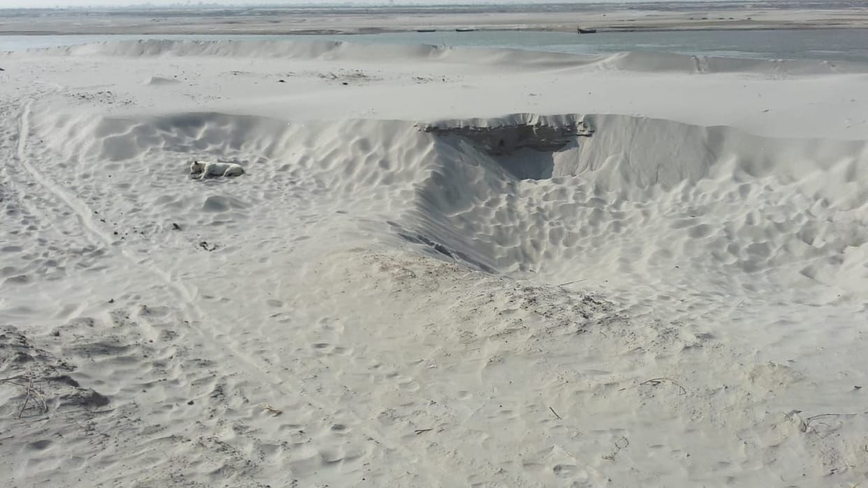 UP: The operators of the sand mine clashed in Banda, firing several rounds
