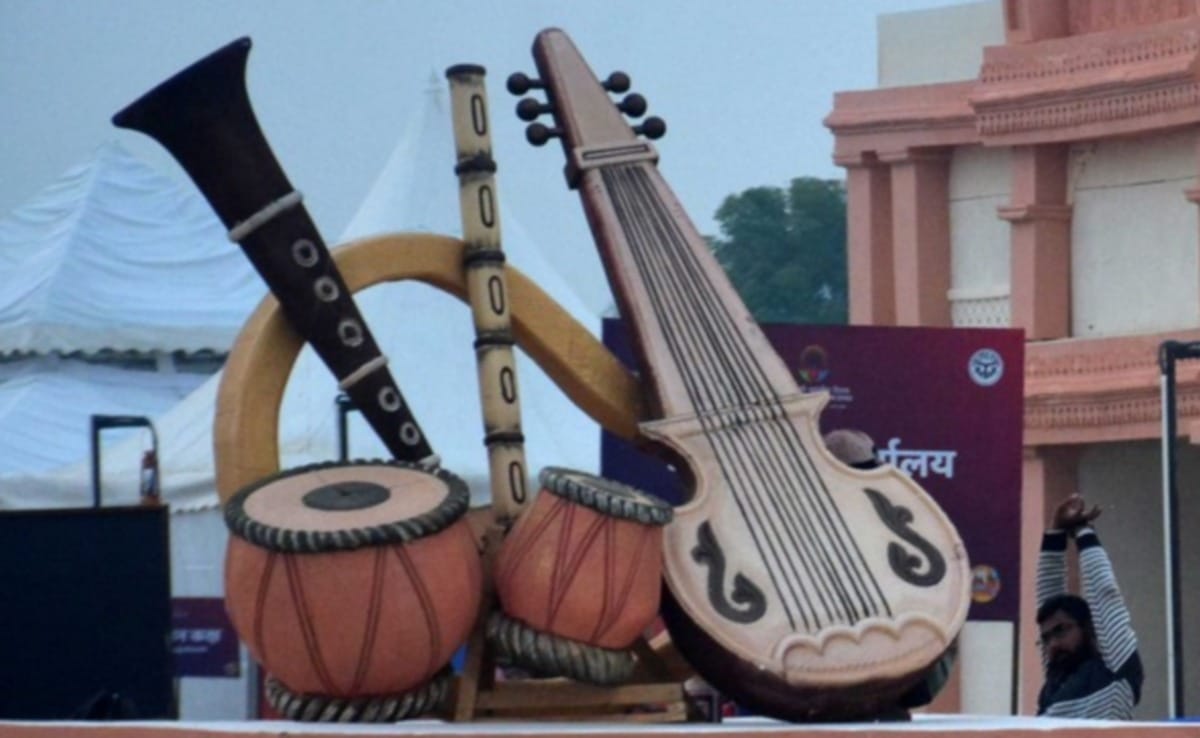 Migrants will hear hori, kajri, dadra in varanasi