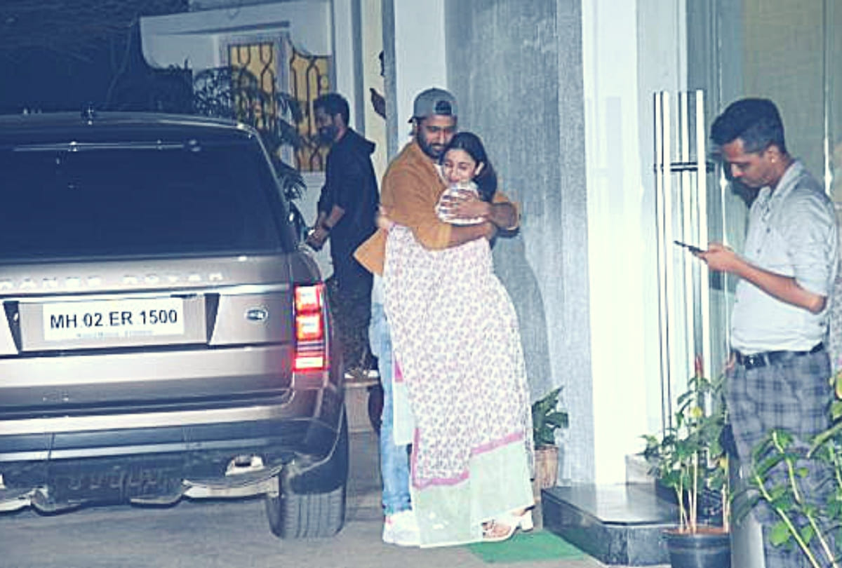vicky kaushal hosted uri special screening for alia bhatt
