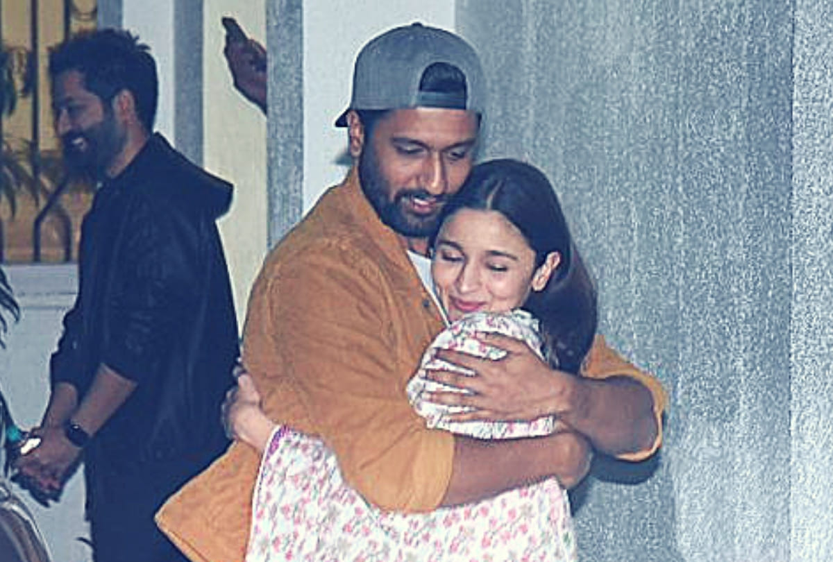 vicky kaushal hosted uri special screening for alia bhatt