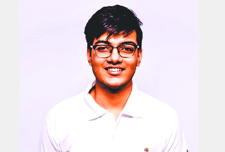 Dishank Jindal becomes TriSity Topper in JEE Main