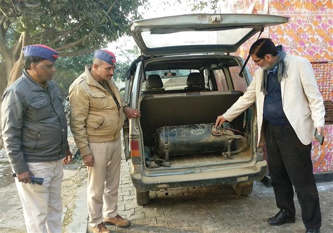 The school children were picking up in vehicles, two vehicle seals
