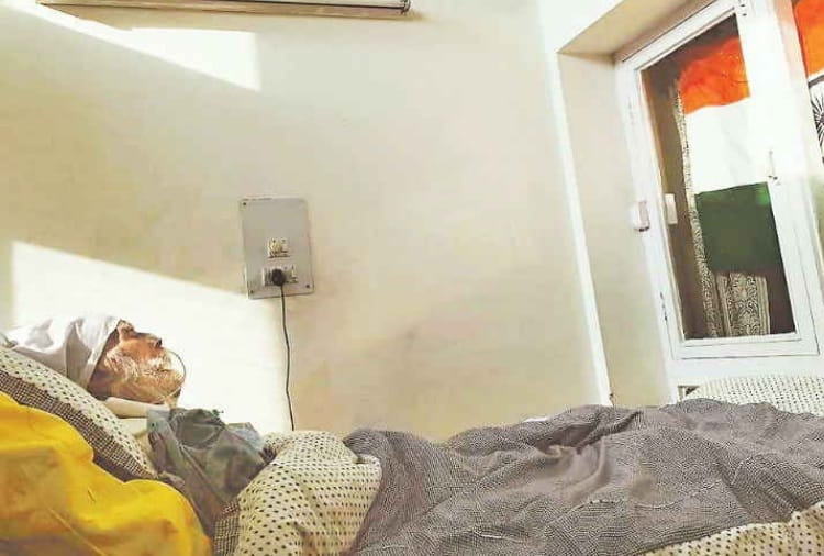 Gold Medalist Olympian Balbir Singh Sr. Defeated to Death, First photo Viral