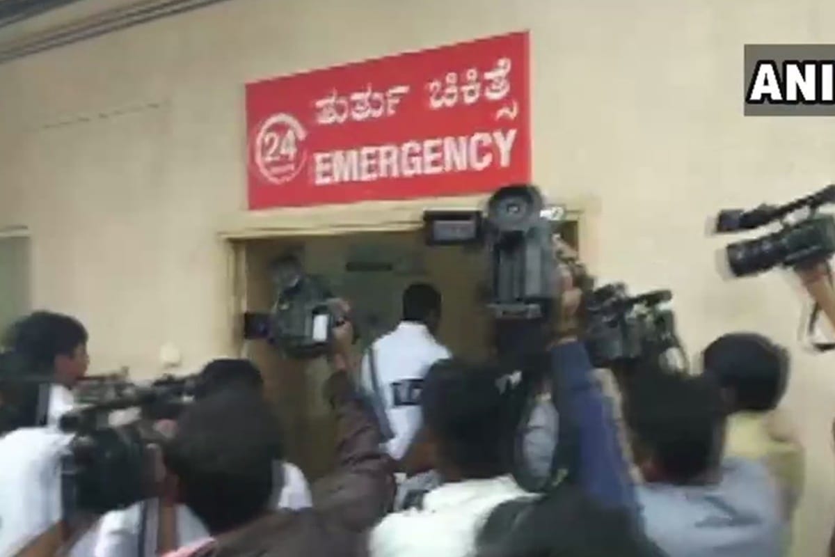 Karnataka Crisis: Congress MLA Anand Singh and JN Ganesh indulge in physical fight in resort