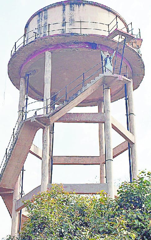 Water tanker farmer in the collectorate