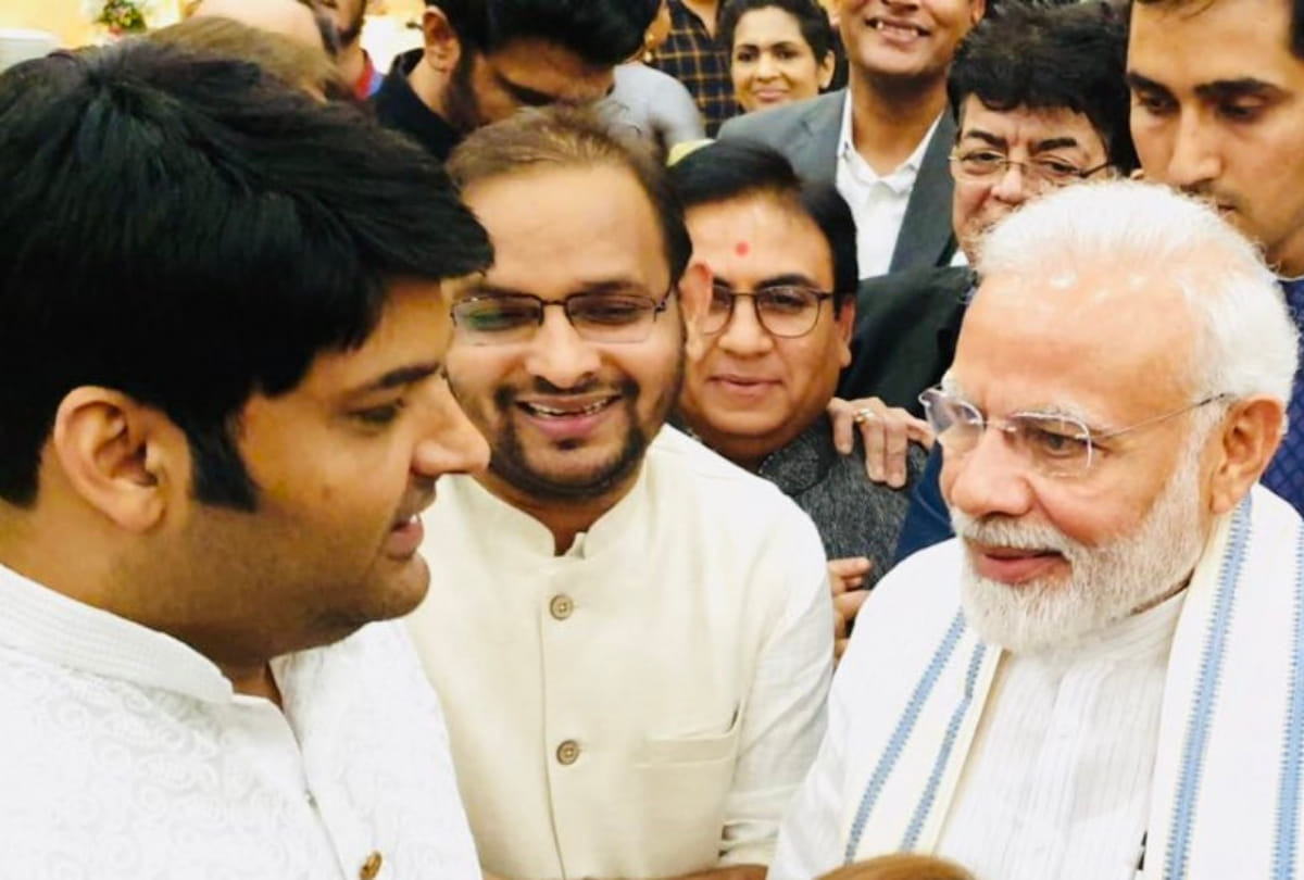 kapil sharma is very happy to met with pm modi at mumbai