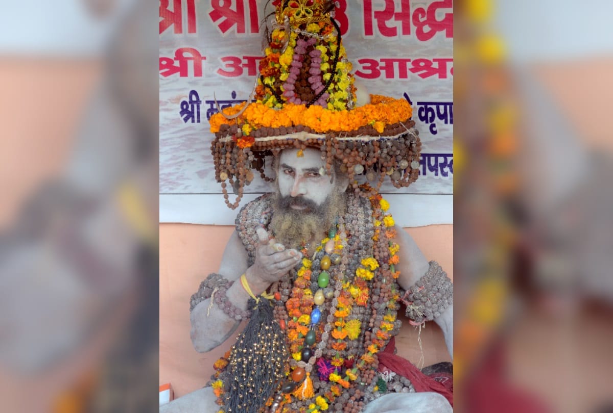 Naga sadhu take command on akhada in kumbh mela 2019