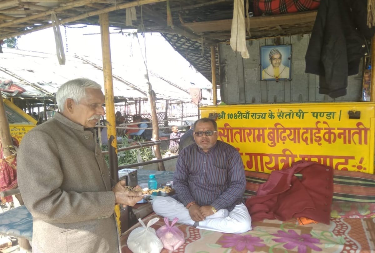 kumbh mela 2019 interesting facts flag telling identity of panda