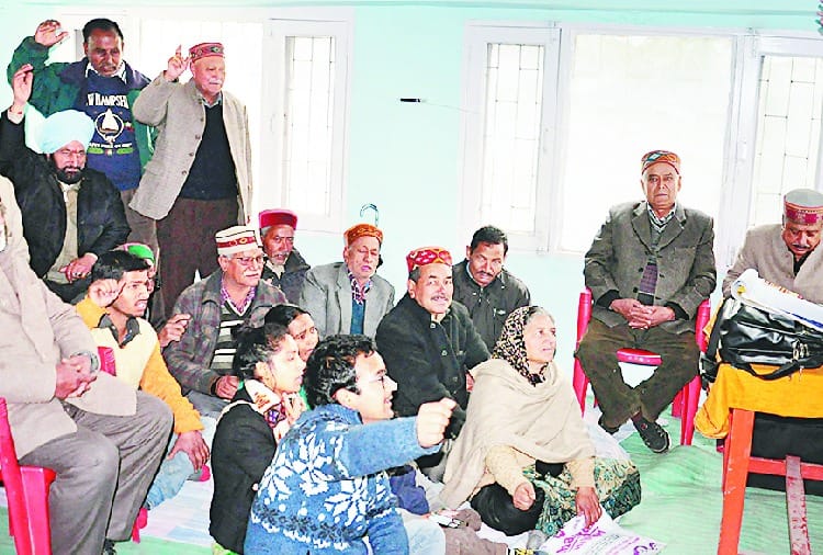 पेंशनरों को समय पर नहीं मिल रही पेंशन