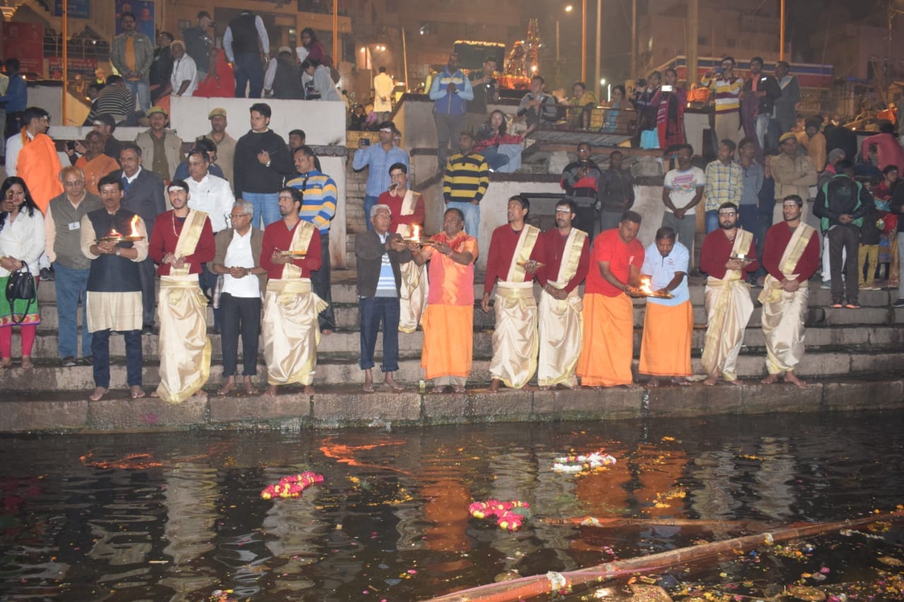 Pravasi bhartiya diwas is strat from world famous ganga aarti at varanasi