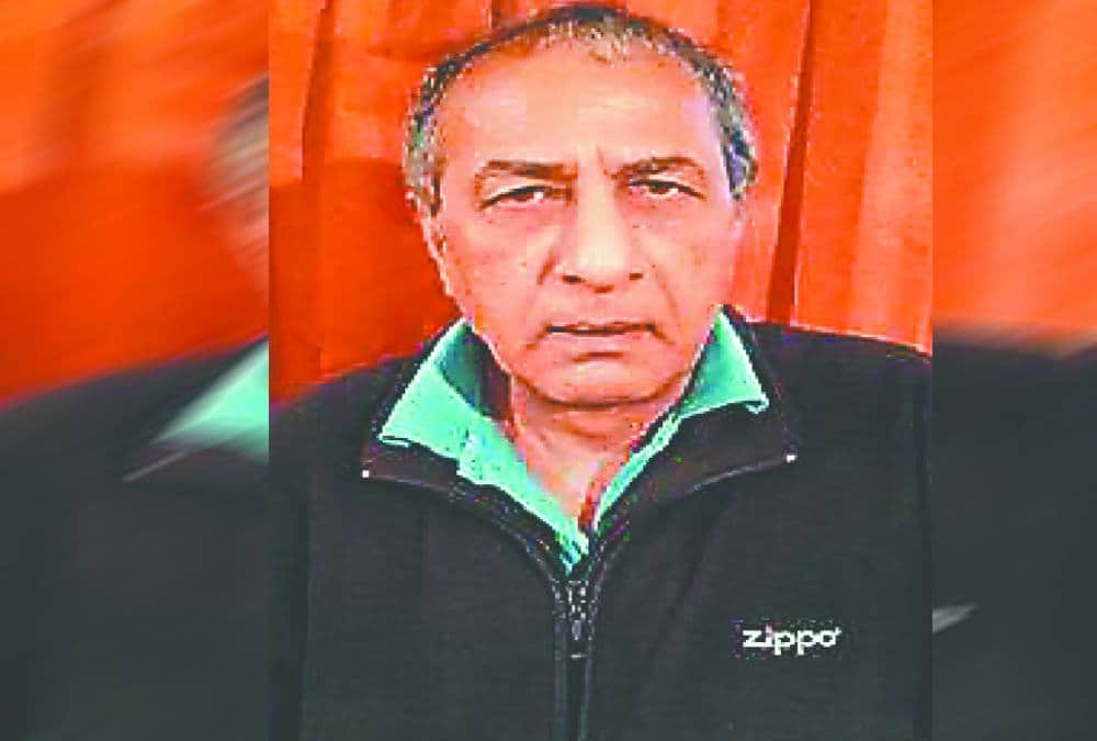 Actress Amrita singh Sara ali khan May stuck in new problem for mama property