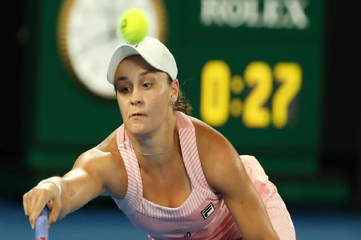 ash barty leave cricket and becomes the proffesional tennis player