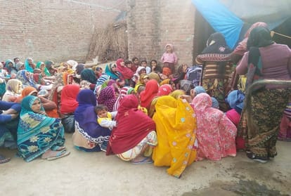 Four year old child dies due to falling into toilet tank in firozabad