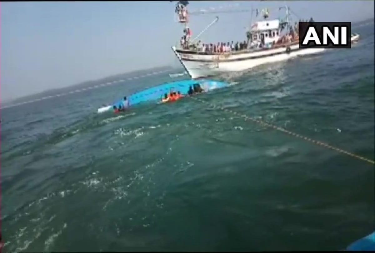 Karnataka: 8 dead after a boat capsized near Karwar, earlier today