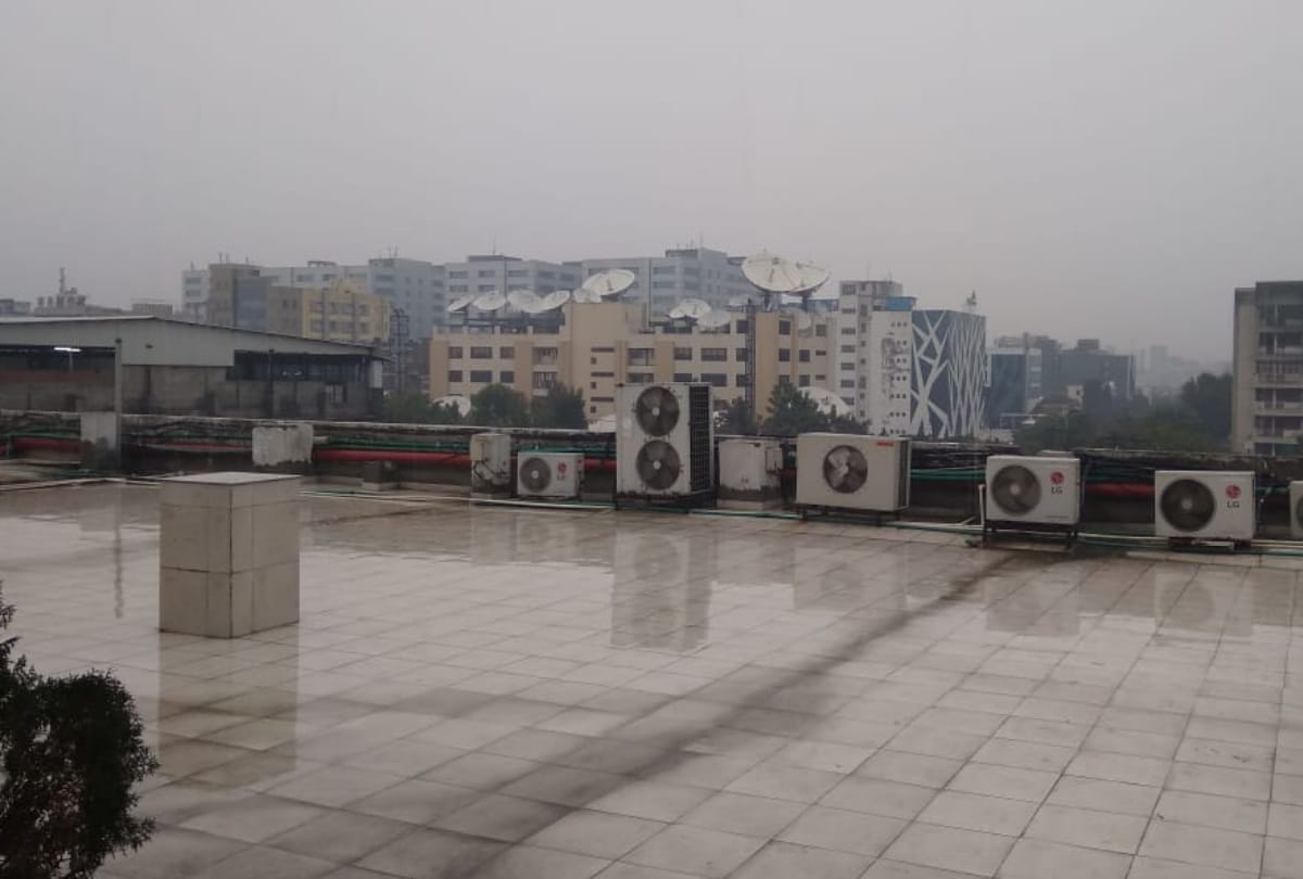 delhi ncr weather changes rain and cool air chills delhi and all update