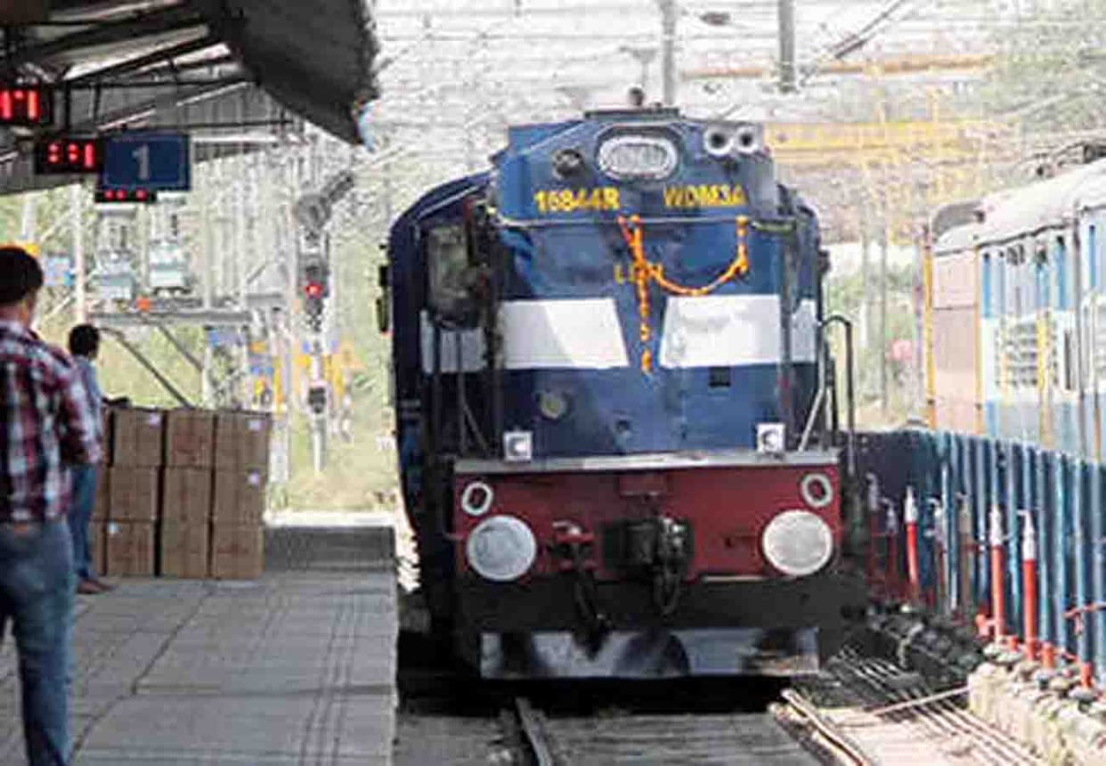 indian railway start four special train for kumbh
