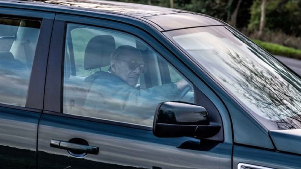 Britain: Prince Philip drives without seat belt, police reminds him law