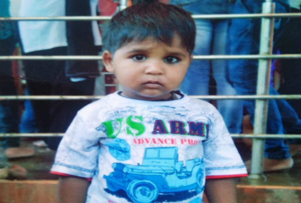 Four year old child dies due to falling into toilet tank in firozabad