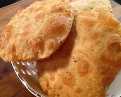 Recipe of Khoya Puri