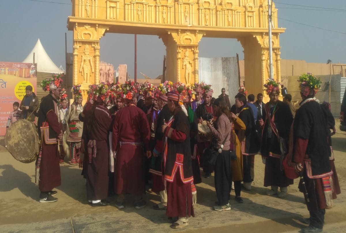 kumbh mela 2019 extinct arya civilization people meet in prayagraj with rare language