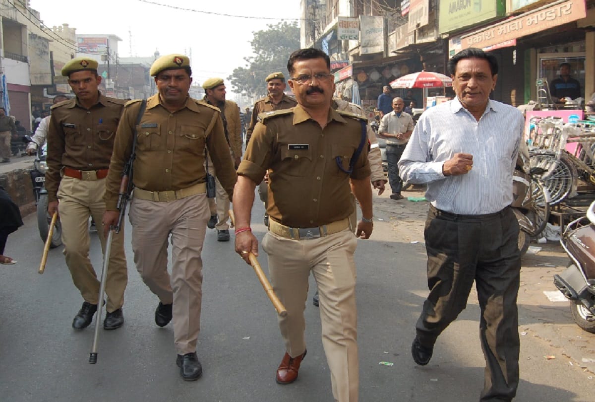 Communal tension in Meerut and Police force is deployed in the city