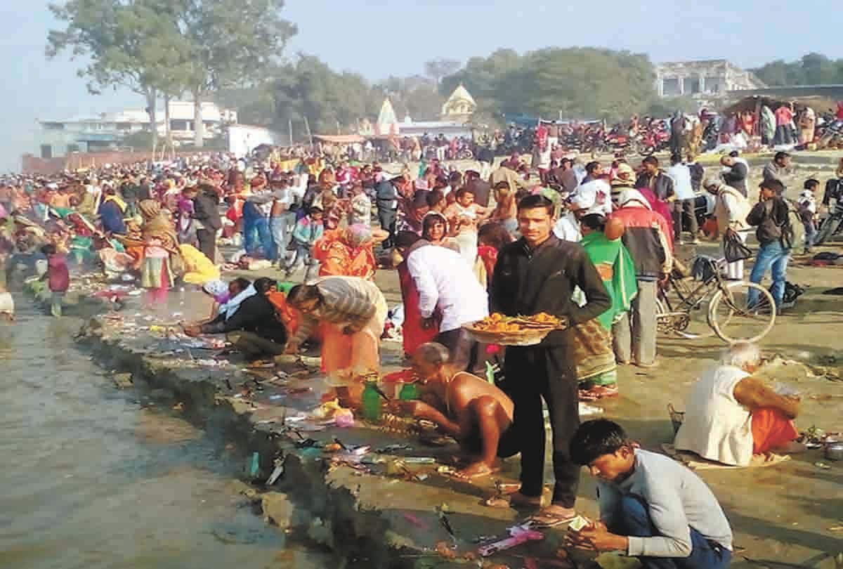 Thousands of devotees takes holy bath in Paush poornima